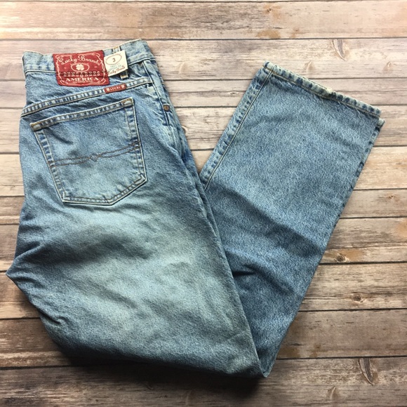 Lucky Brand Other - LUCKY BRAND LIGHT WASH STRAIGHT FIT JEANS